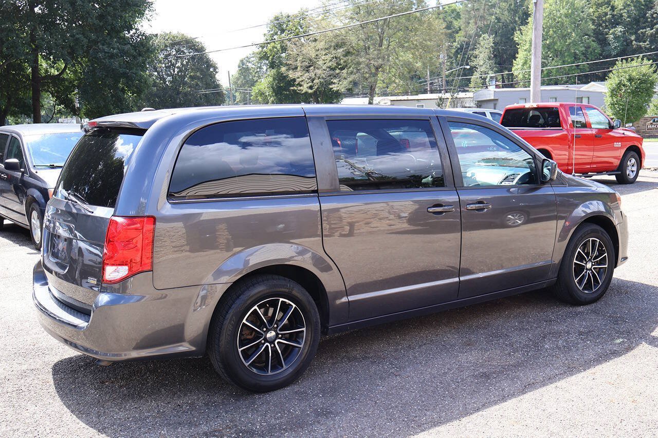 Used 2018 Dodge Grand Caravan SE FWD image 9