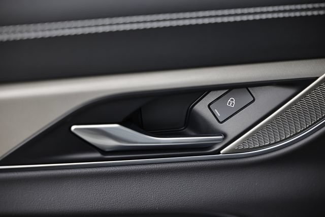 New 2024 Jaguar XF R-Dynamic SE AWD/4WD image 30