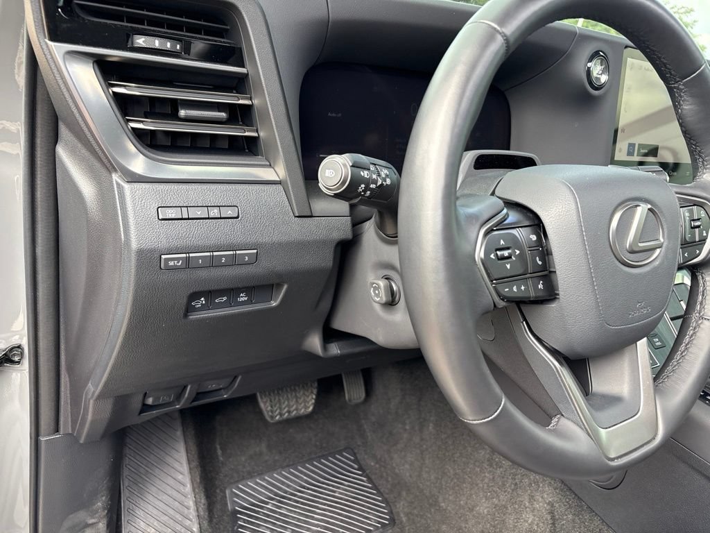 Certified 2024 Lexus GX 550 w/ Accessory Package (2T) AWD/4WD image 13