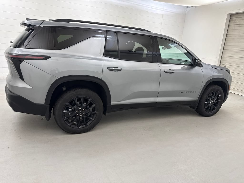 Used 2026 Chevrolet Traverse LT w/ Midnight/Sport Edition AWD/4WD image 6