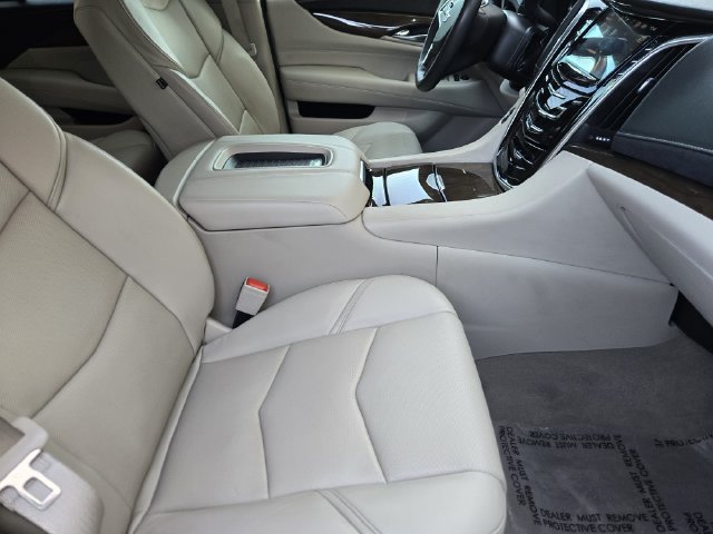 Certified 2020 Cadillac Escalade Premium Luxury AWD/4WD image 8
