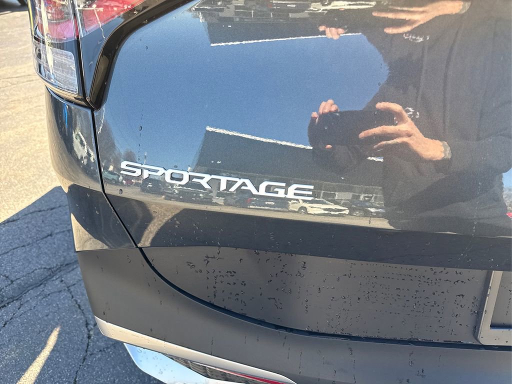 Certified 2025 Kia Sportage LX image 14