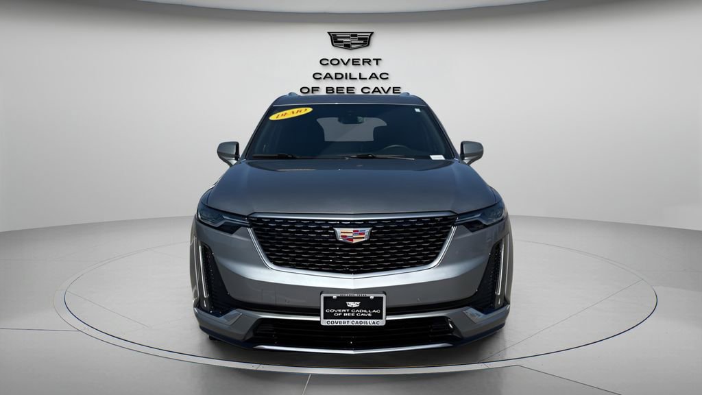 New 2025 Cadillac XT6 Luxury image 2