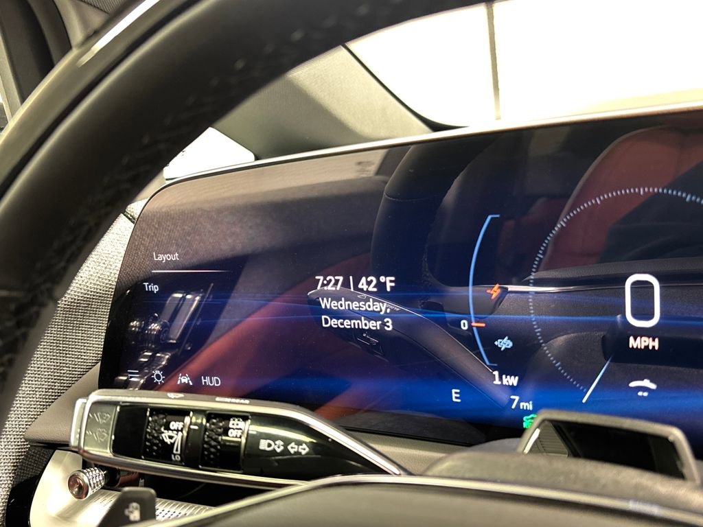 New 2026 Cadillac Optiq Luxury 2 image 37