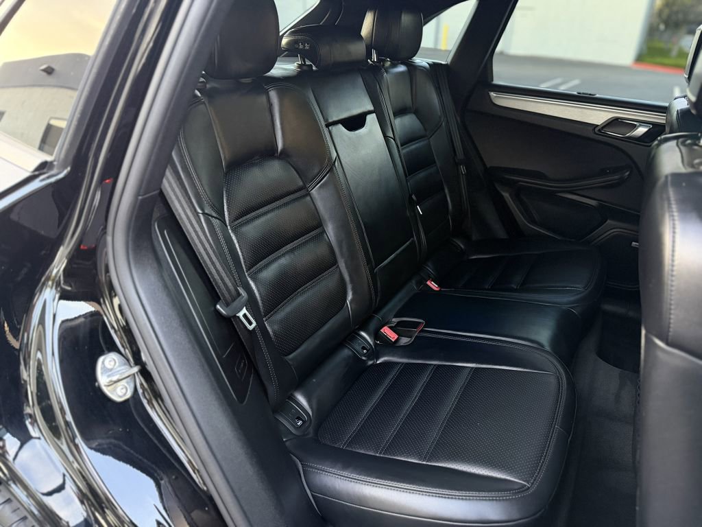Used 2020 Porsche Macan Turbo AWD/4WD image 24