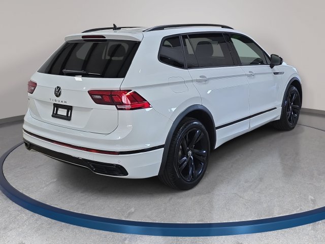 Used 2024 Volkswagen Tiguan SE R-Line FWD image 6