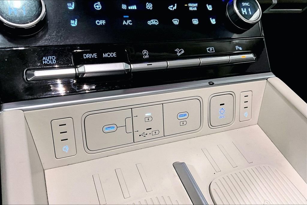 Used 2025 Hyundai Santa Fe Calligraphy image 31