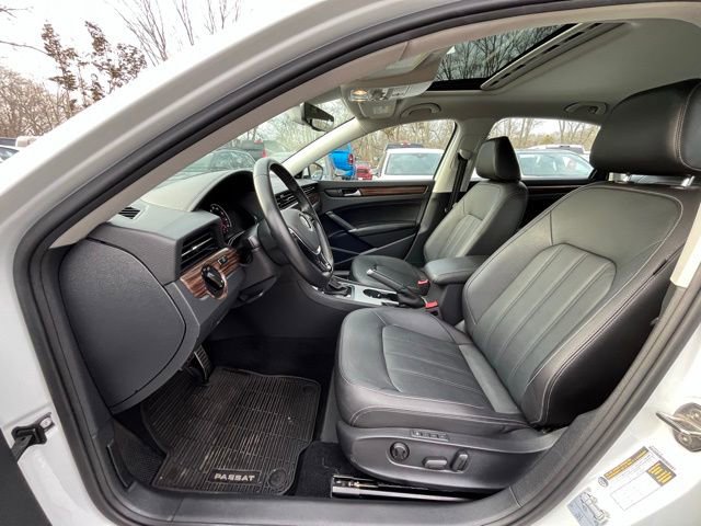 Certified 2020 Volkswagen Passat 2.0T SEL image 26