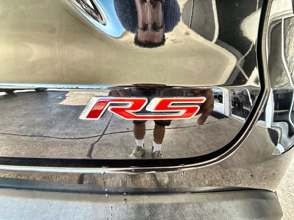 Used 2025 Chevrolet Trax RS w/ Sunroof Package FWD image 22