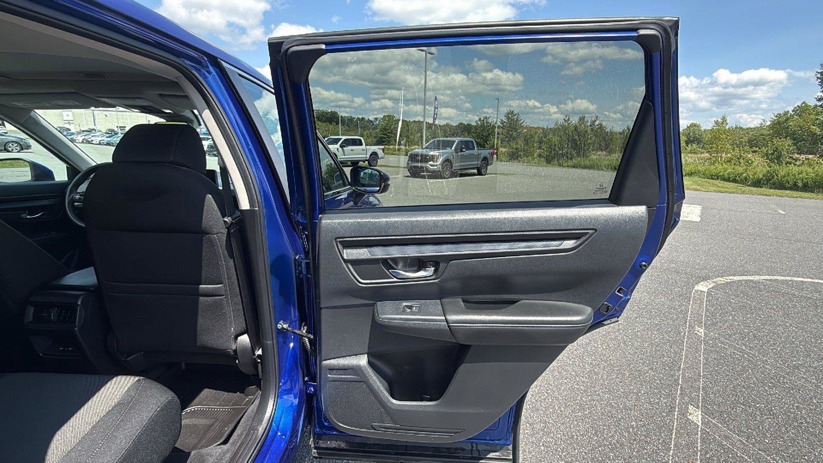 Used 2025 Honda CR-V EX image 19