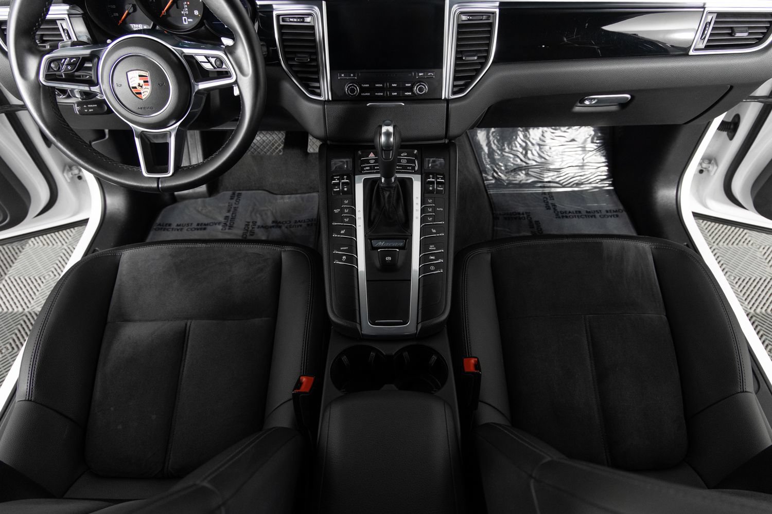Used 2018 Porsche Macan AWD/4WD image 38