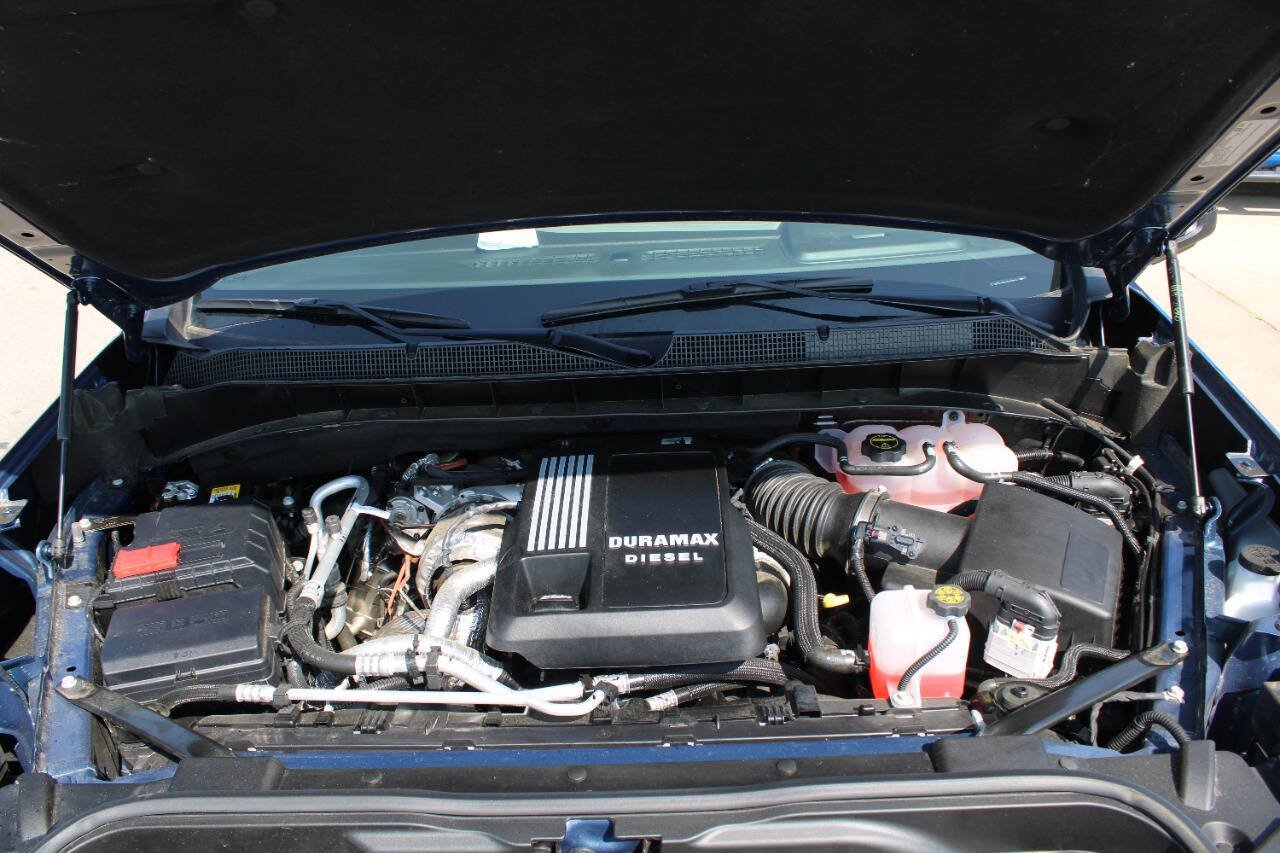 Used 2024 Chevrolet Silverado 1500 LTZ AWD/4WD image 16