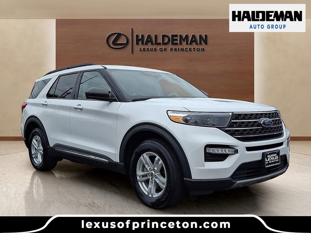 Used 2021 Ford Explorer XLT w/ Equipment Group 202A AWD/4WD image 1