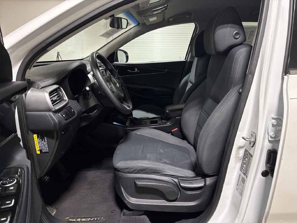 Used 2017 Kia Sorento AWD image 19