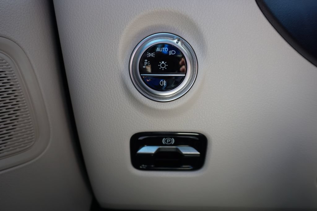 Certified 2025 Mercedes-Benz C 300 Sedan image 30