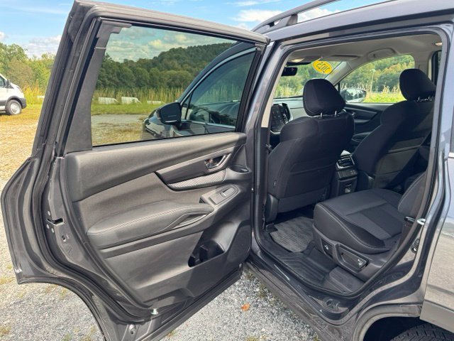 Used 2025 Subaru Ascent Premium AWD/4WD image 17