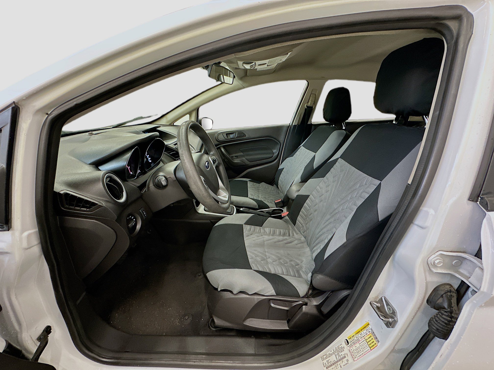 Used 2017 Ford Fiesta SE image 13