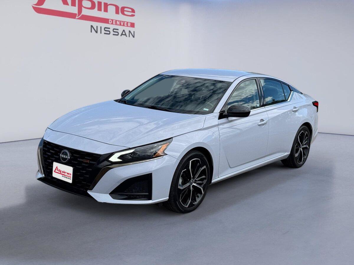Used 2024 Nissan Altima 2.5 SR FWD image 1