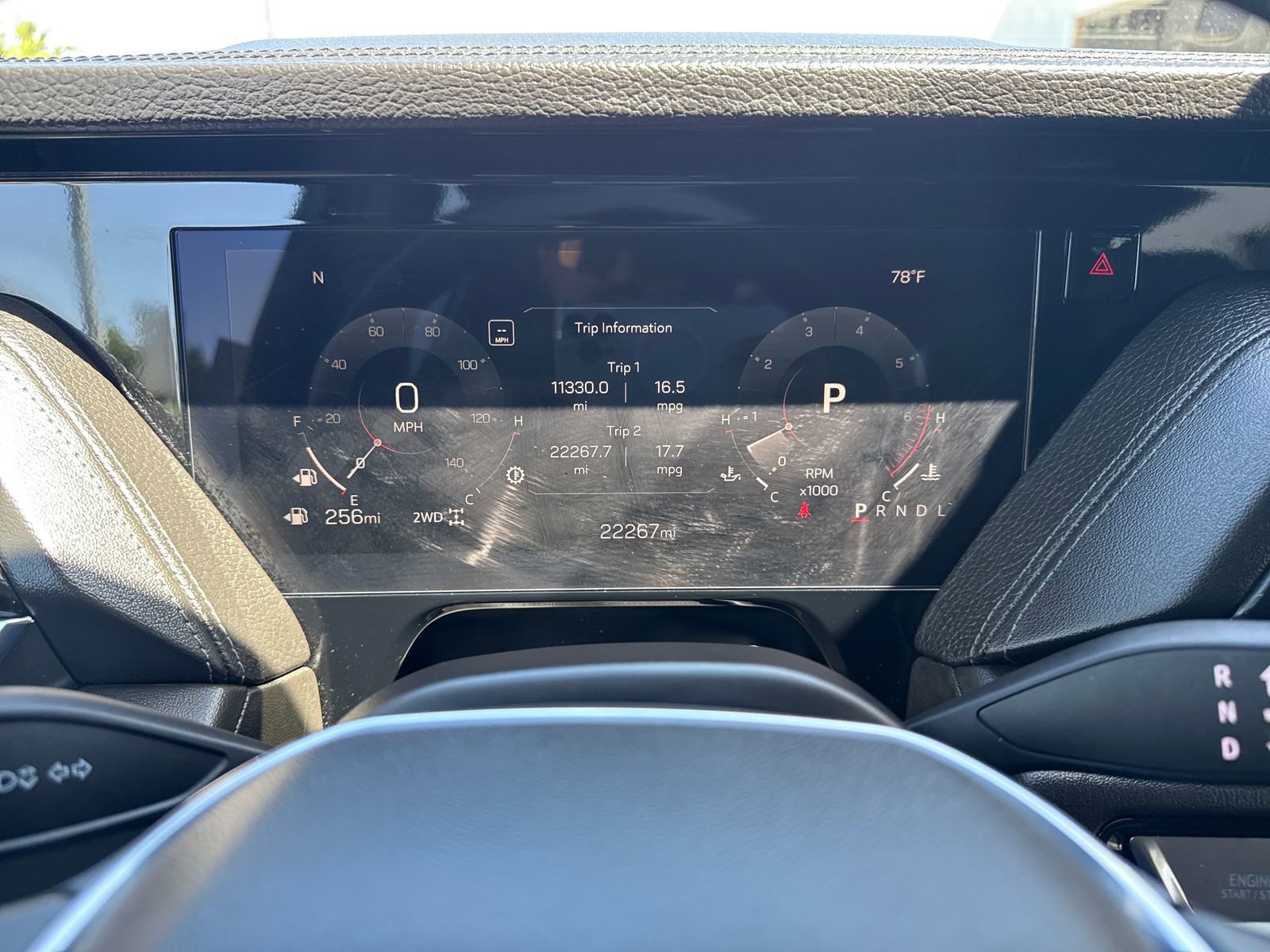 Used 2025 GMC Yukon XL Denali AWD/4WD image 15