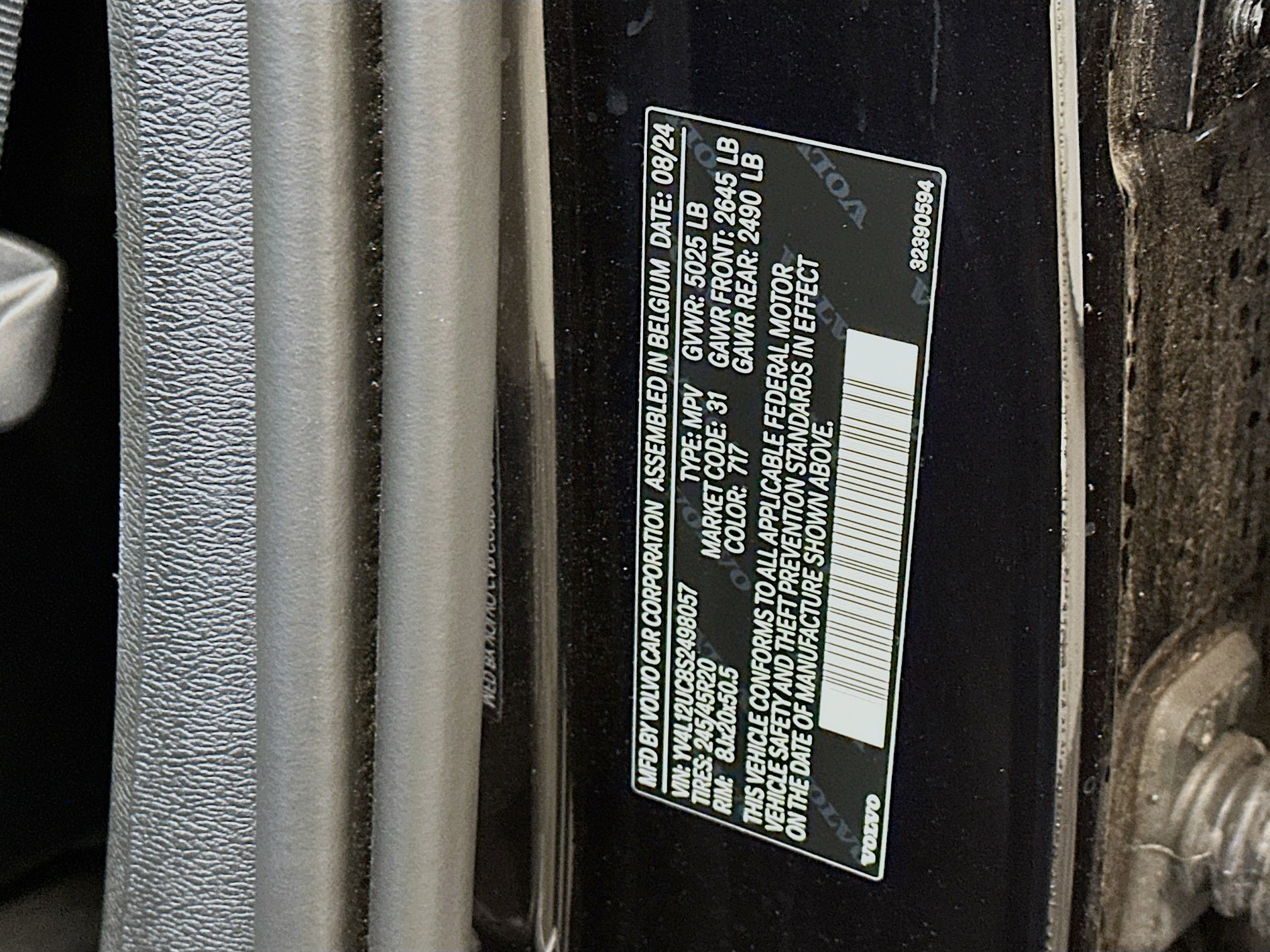 Used 2025 Volvo XC40 B5 Plus image 12