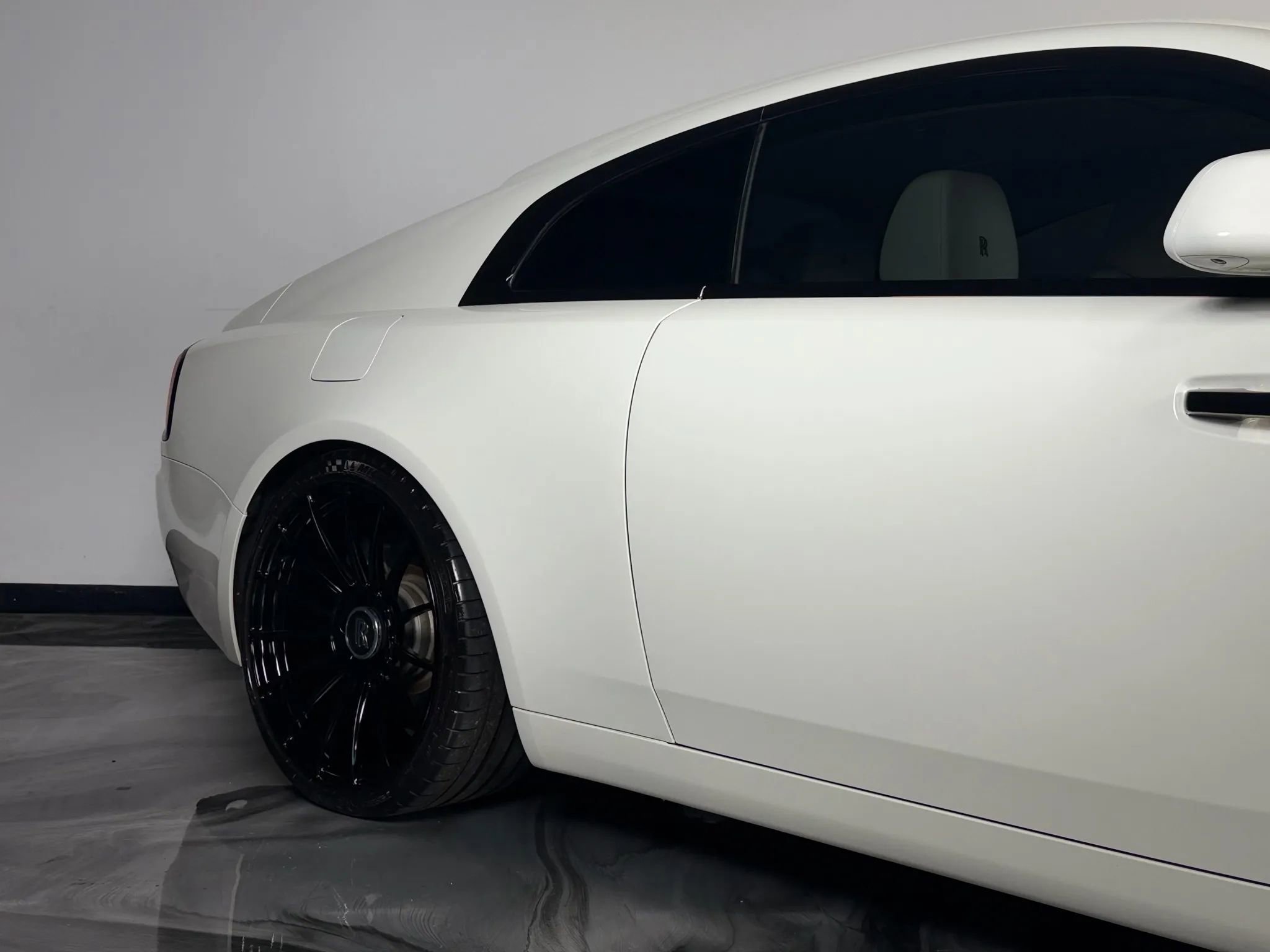 Used 2014 Rolls-Royce Wraith image 13