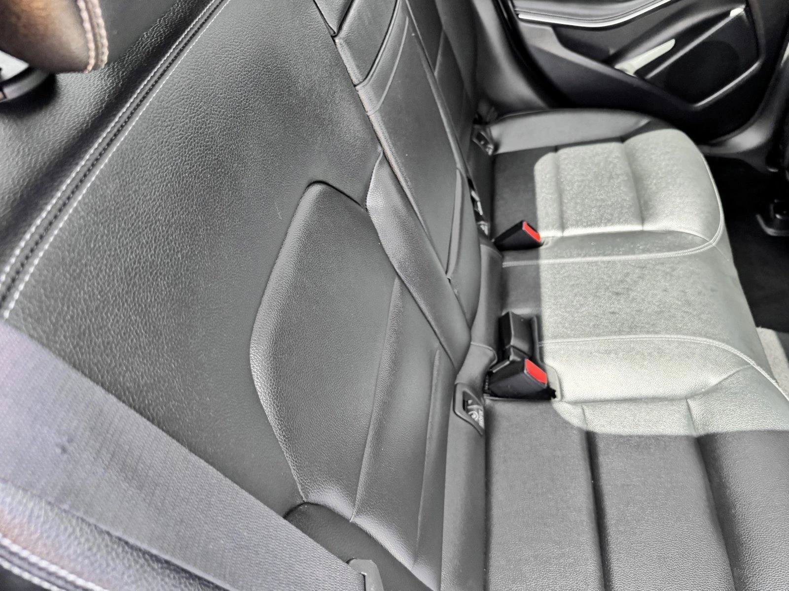 Used 2020 Mercedes-Benz GLA 250 4MATIC w/ Premium Package image 17