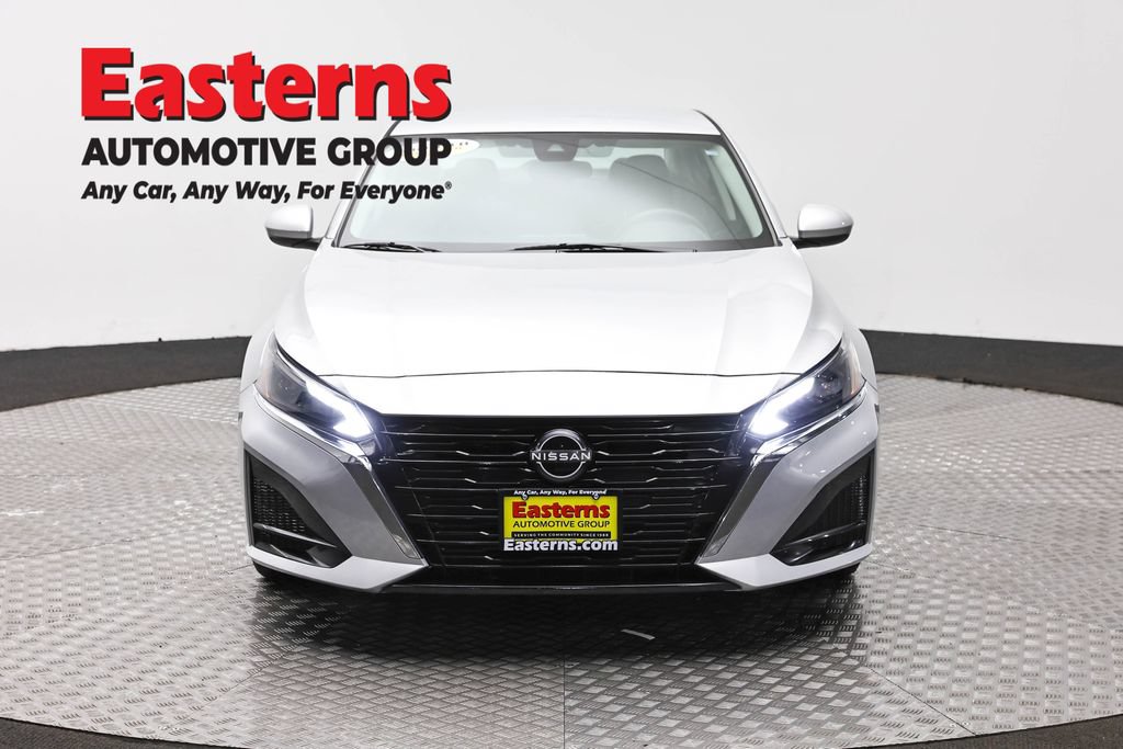 Used 2023 Nissan Altima 2.5 S FWD image 2
