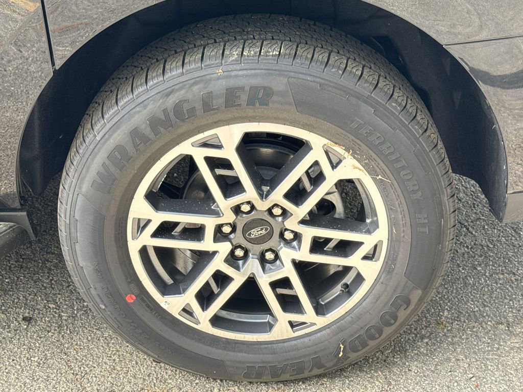 New 2026 Ford Expedition Max Active RWD image 18