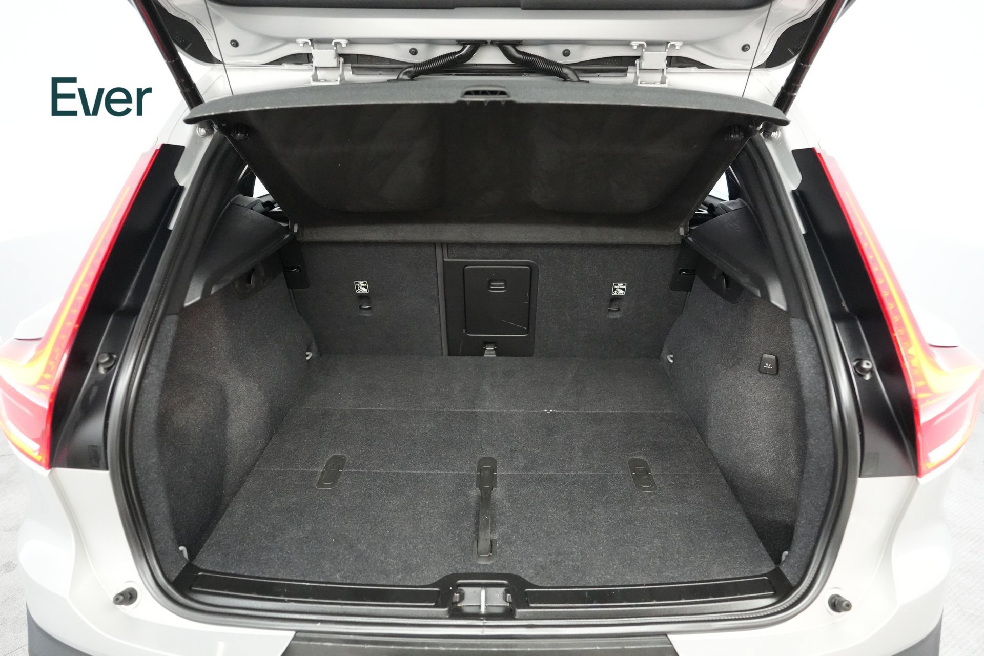 Used 2023 Volvo XC40 Recharge Ultimate AWD/4WD image 8