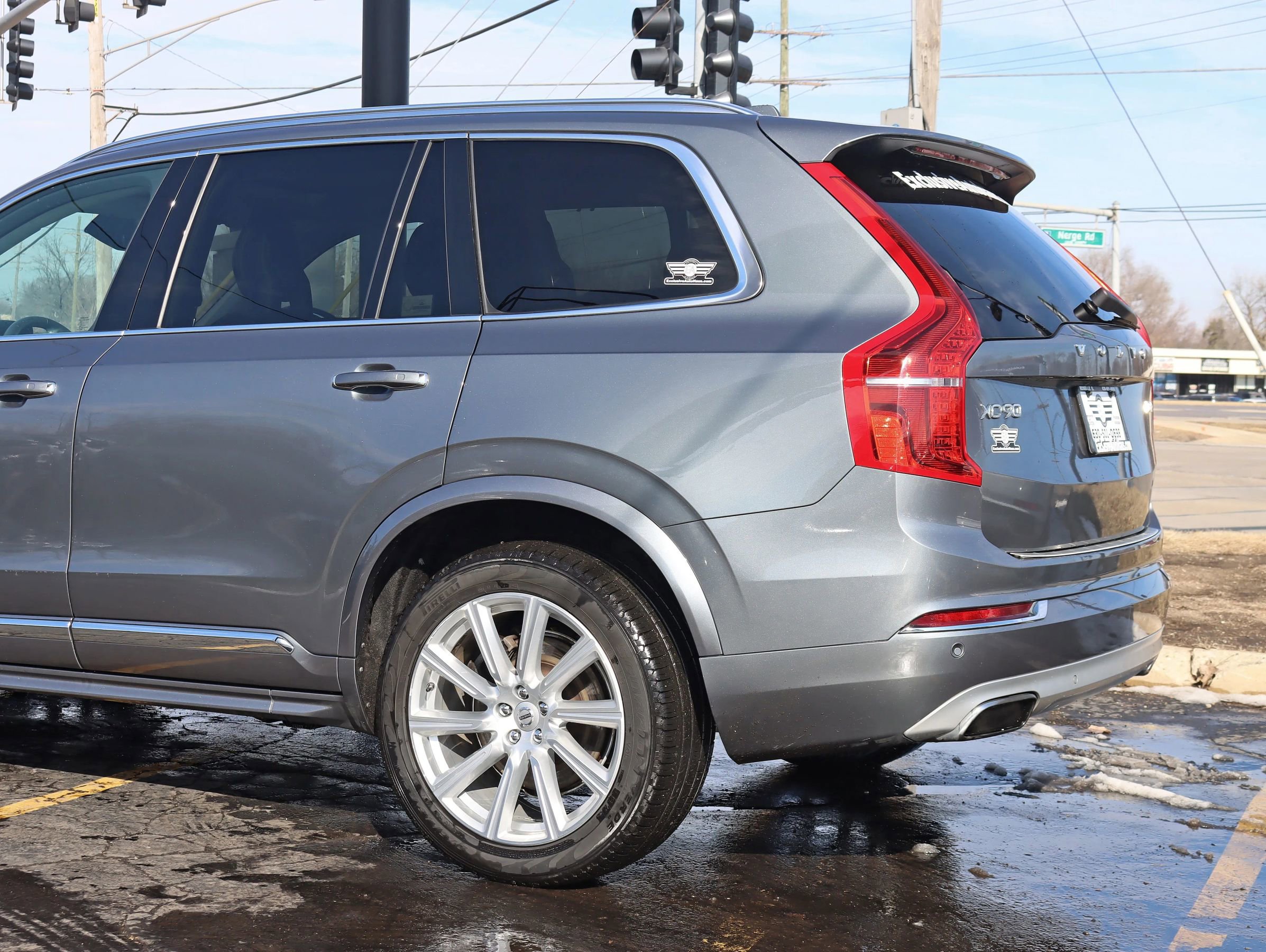Used 2016 Volvo XC90 T8 Inscription w/ Protection Package Plus image 12