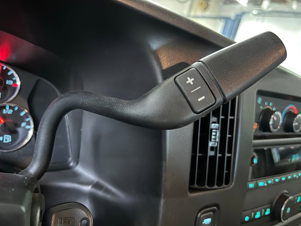 Used 2021 Chevrolet Express 3500 LS w/ Chrome Appearance Package RWD image 21
