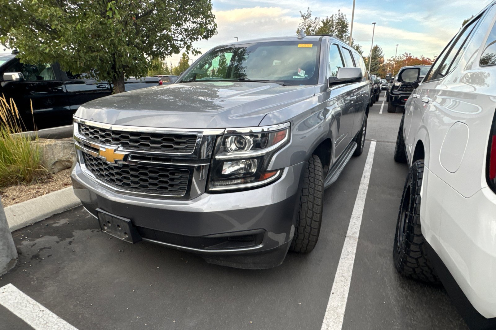 Used 2018 Chevrolet Suburban LT AWD/4WD image 2