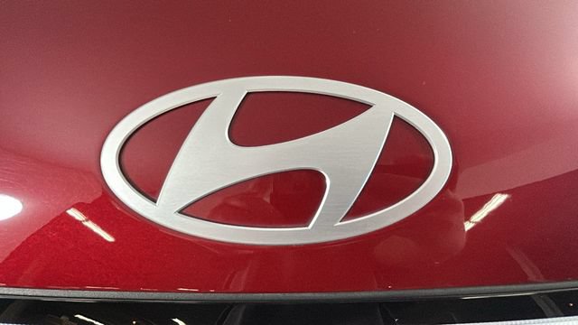 Certified 2025 Hyundai Kona SEL AWD/4WD image 8