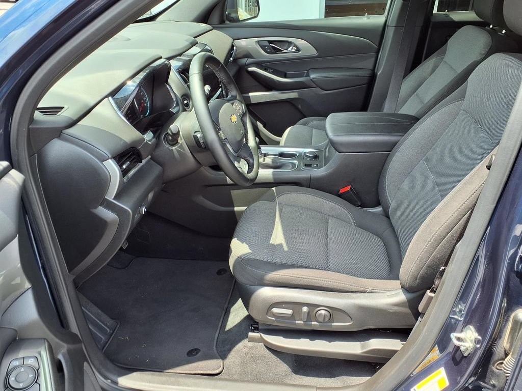 Used 2023 Chevrolet Traverse LT FWD image 19
