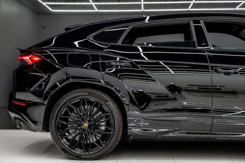 Used 2025 Lamborghini Urus SE image 4