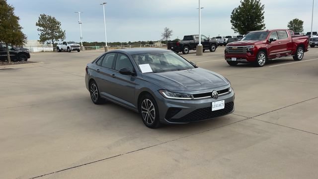 Used 2025 Volkswagen Jetta Sport FWD image 3
