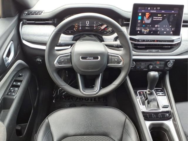 Used 2024 Jeep Compass Latitude AWD/4WD image 19