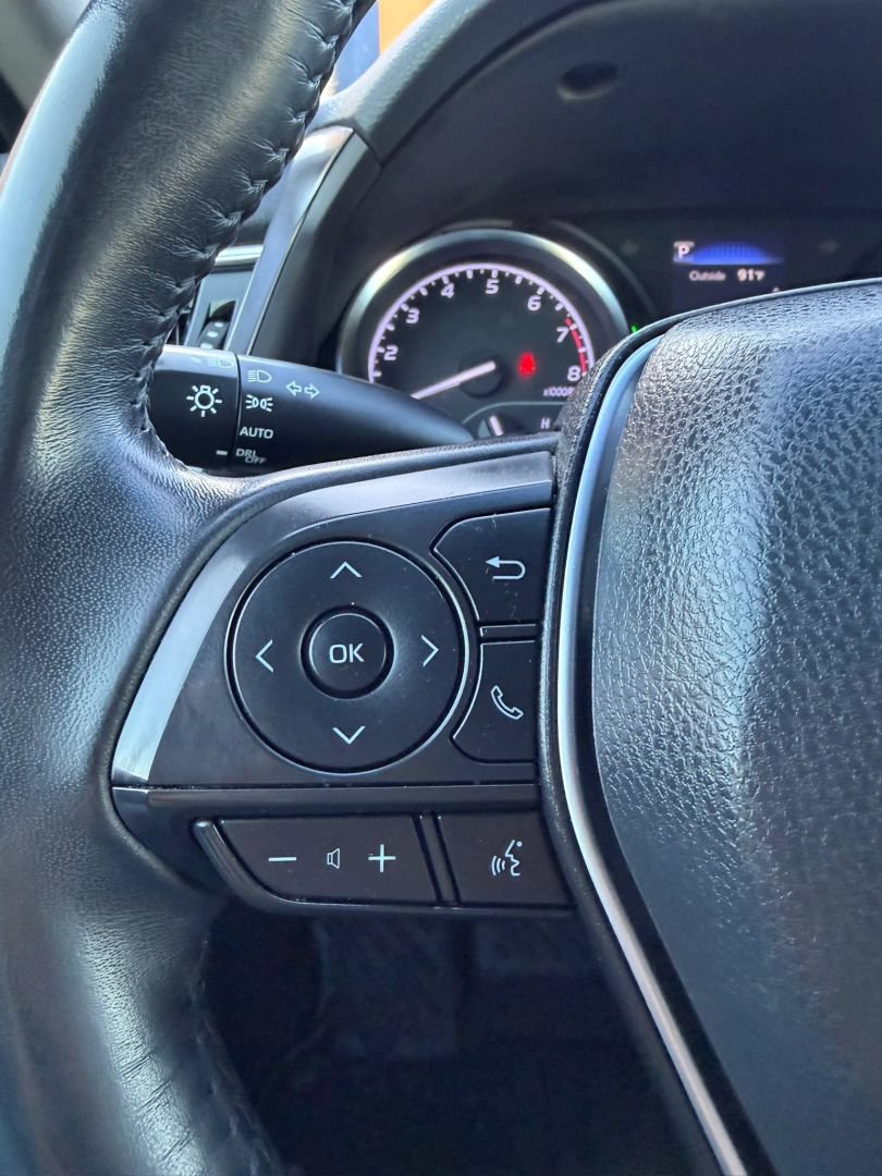 Used 2018 Toyota Camry SE w/ Moonroof Package FWD image 22