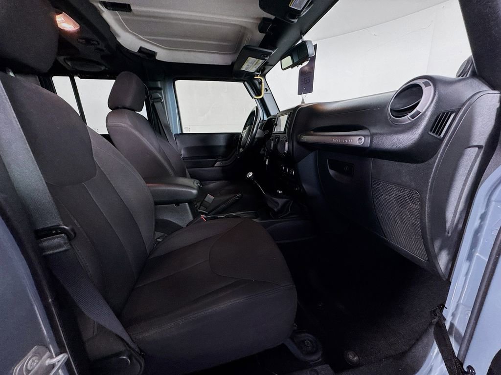 Used 2014 Jeep Wrangler Unlimited Sport w/ Quick Order Package 23S AWD/4WD image 32