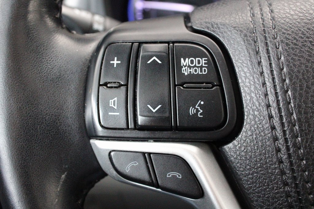 Certified 2018 Toyota Highlander Limited Platinum image 31