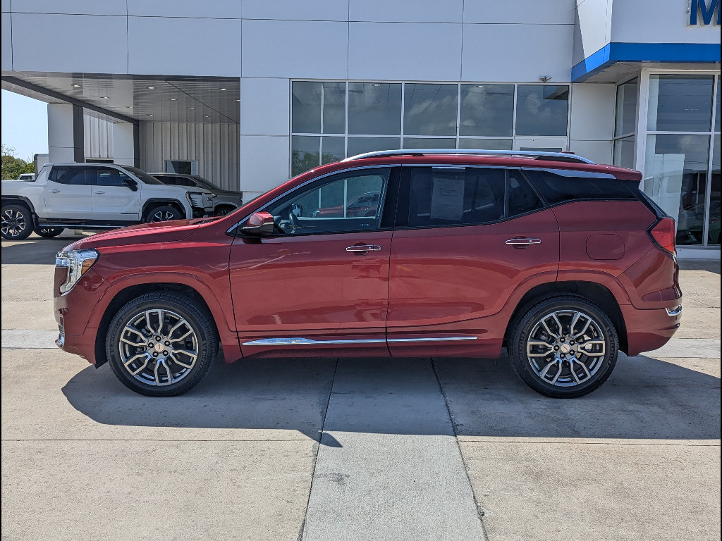 Used 2024 GMC Terrain Denali w/ LPO, Floor Liner Package AWD/4WD image 9