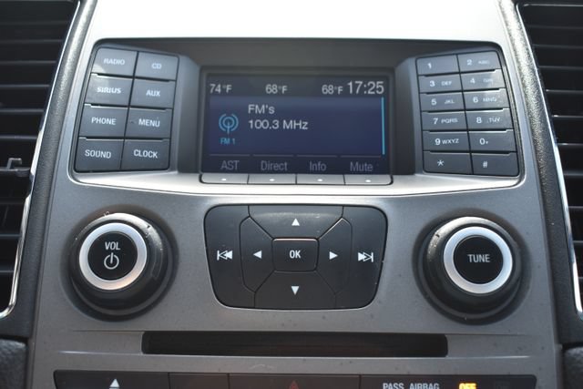 Used 2017 Ford Taurus SEL FWD image 25