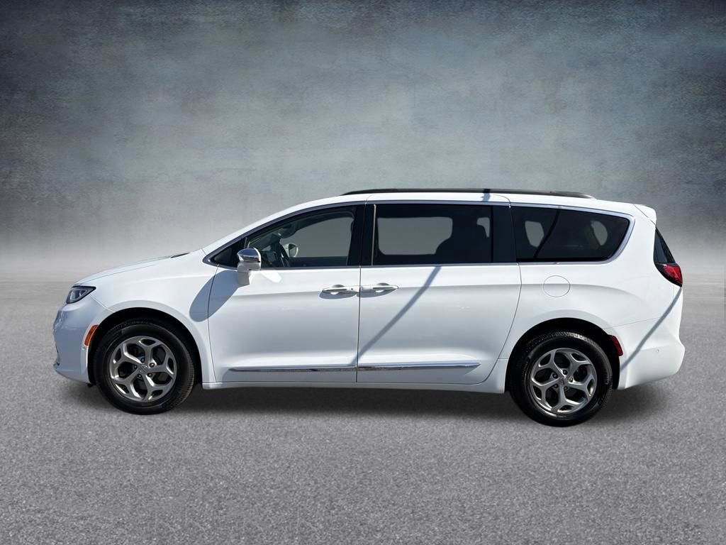 Used 2022 Chrysler Pacifica Limited image 18