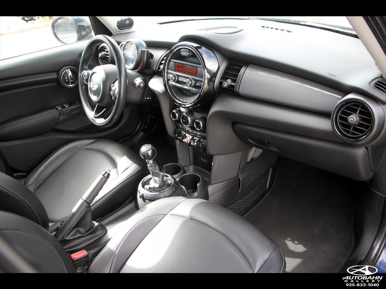 Used 2015 MINI Cooper 4-Door Hardtop w/ Premium Package FWD image 26