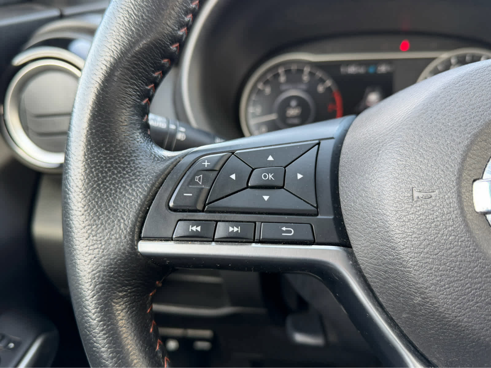 Used 2020 Nissan Kicks SR w/ SR Premium Package image 25