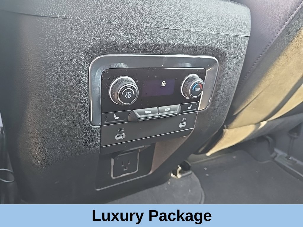 Used 2024 Chevrolet Suburban RST w/ Luxury Package AWD/4WD image 19
