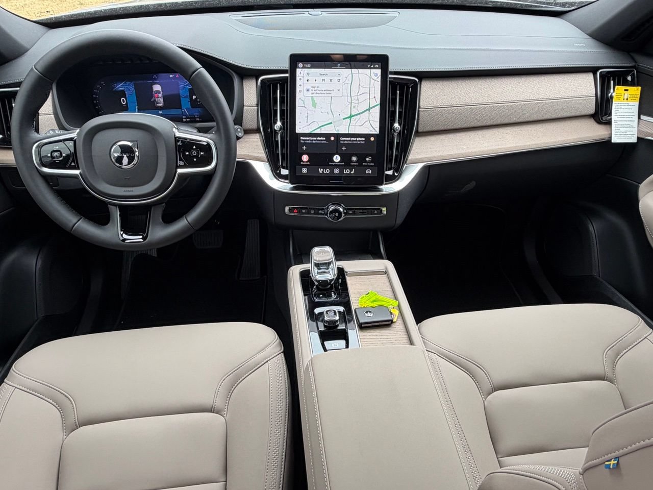 New 2026 Volvo XC90 T8 Plus w/ Protection Package Premier AWD/4WD image 8