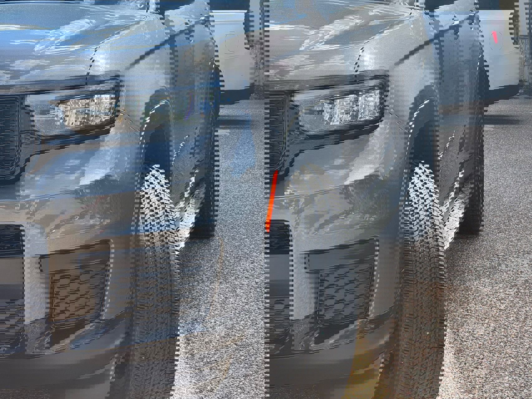 Used 2023 Jeep Grand Cherokee L Laredo image 3