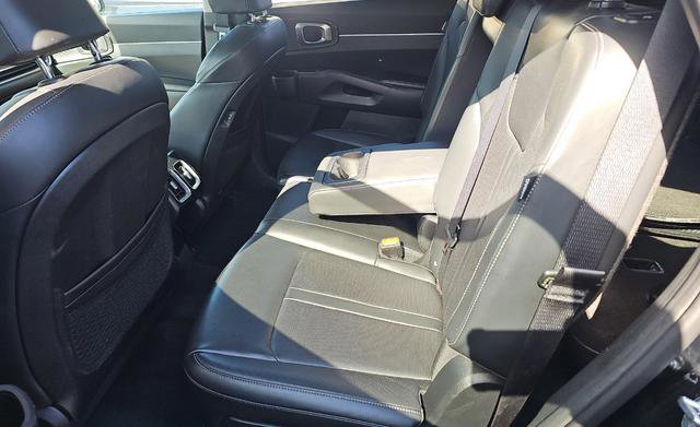 Used 2024 Kia Sorento S image 10
