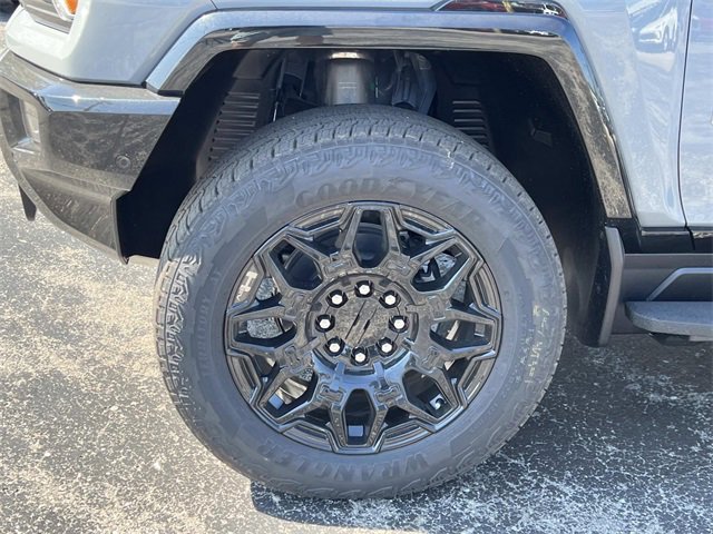 New 2026 GMC Hummer EV 4x4 Crew Cab image 9